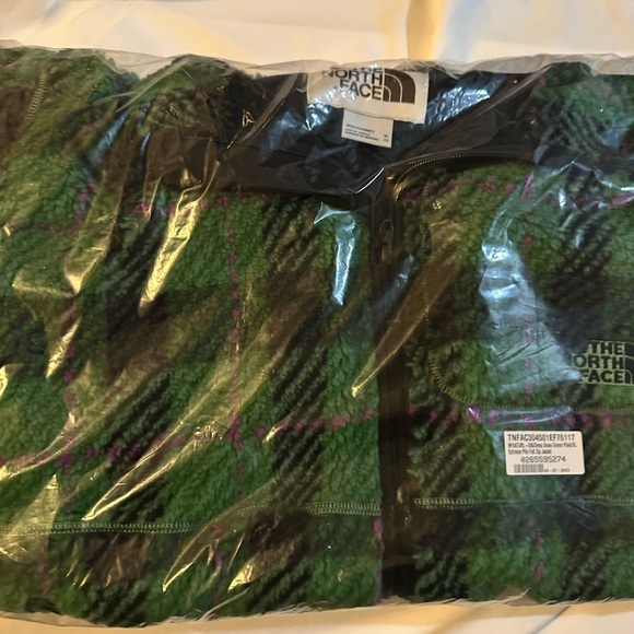 The North Face Extreme Pile Full Zip Jacket - Picture 5 of 13